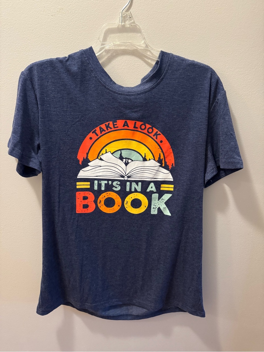 Graphic Tee - "Take a Look It's In A Book" Sz Medium